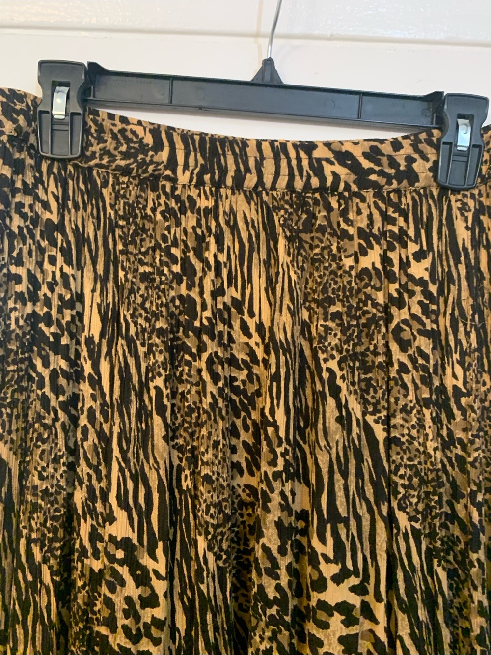 Women's Animal Print Pleated Midi Skirt - Black and Tan